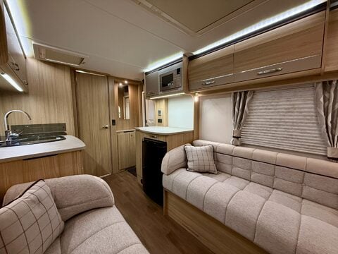 Coachman Pastiche 460 23