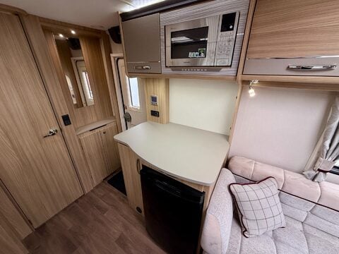 Coachman Pastiche 460 19