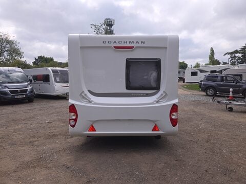 Coachman Amara 450 7