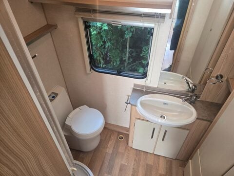 Coachman Amara 450 13