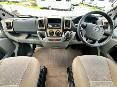 Bessacarr E460  13