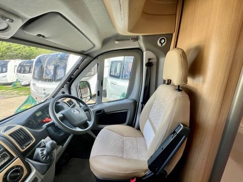 Bessacarr E460  15