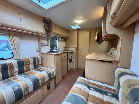 Coachman Amara 450/2 18