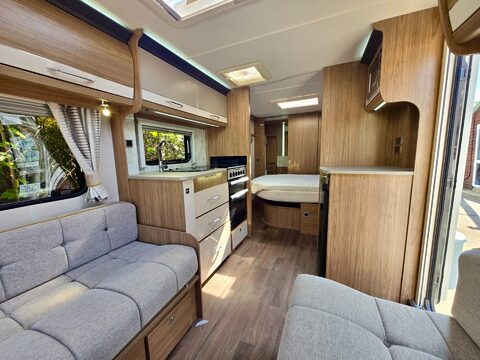 Coachman VIP 575 11