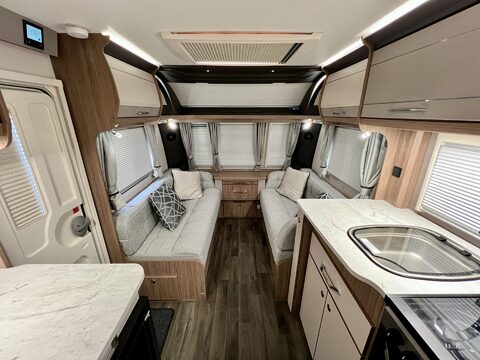 Coachman Acadia 575  31