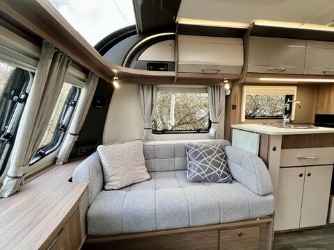 Coachman Acadia 575  19