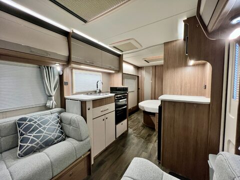 Coachman Acadia 575  33