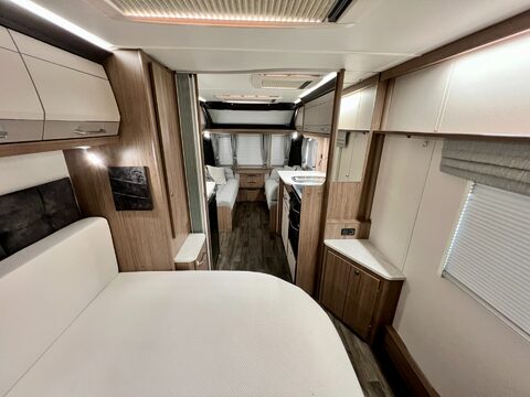 Coachman Acadia 575  37