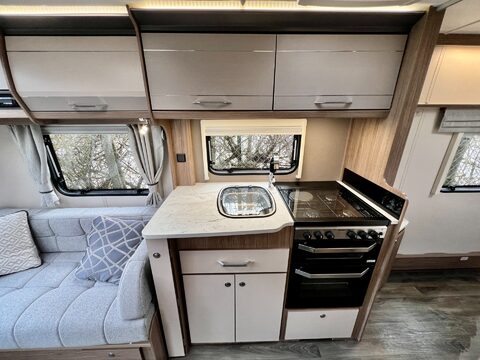 Coachman Acadia 575  23