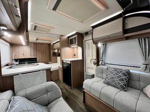 Coachman Acadia 575  34