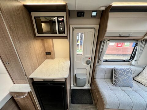 Coachman Acadia 575  24