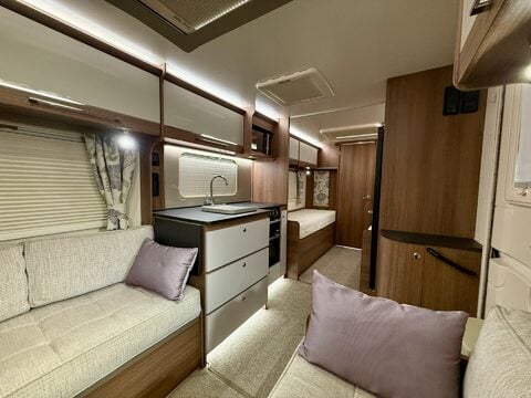 Bailey Unicorn Cadiz  28