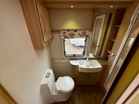 Coachman Vision 560 24