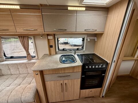 Coachman Vision 560 18