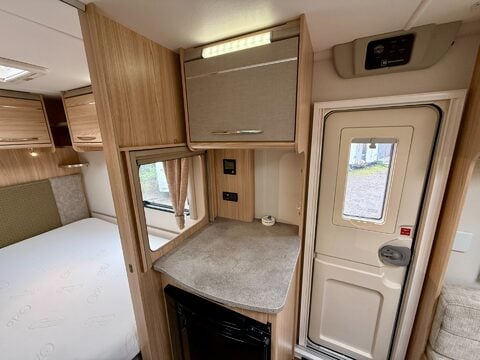 Coachman Vision 560 19
