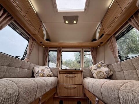 Coachman Vision 560 12