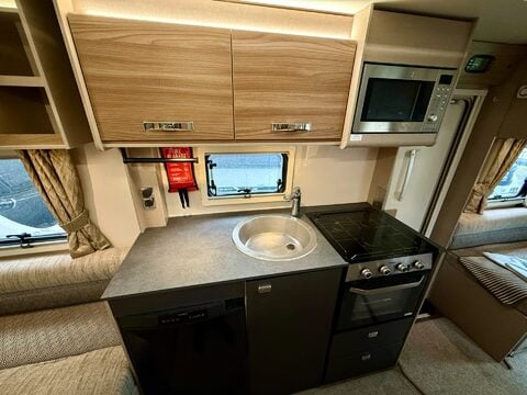 Swift Edge 486 Black Edition 22