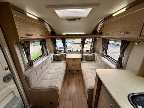 Coachman Vision 560 12