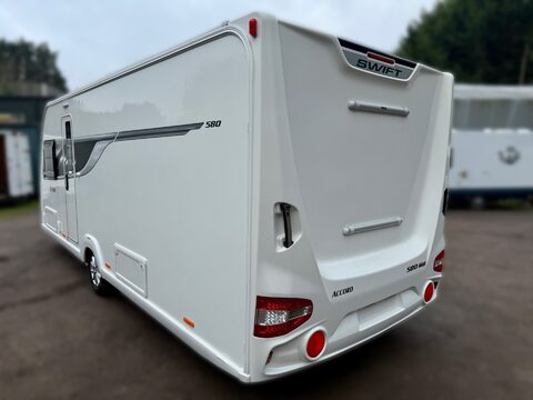 Swift Accord 580 9