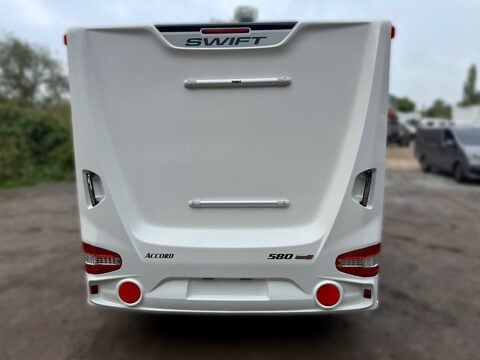 Swift Accord 580 8