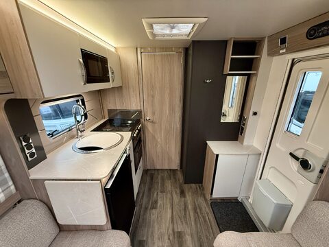 Swift Challenger 560 SE  18
