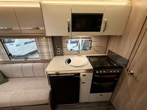 Swift Challenger 560 SE  19