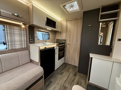 Swift Challenger 560 SE  17