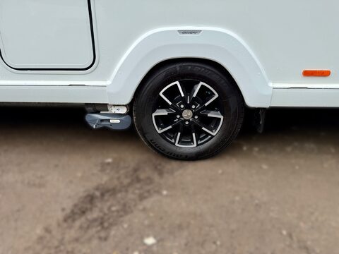 Swift Challenger 560 SE  11