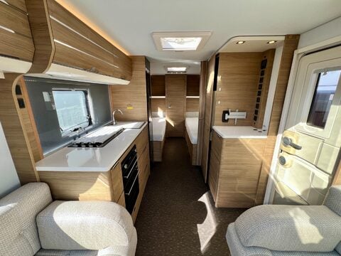 Adria Adora Seine 612 DL 19