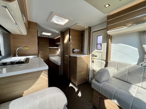 Adria Adora Seine 612 DL 16