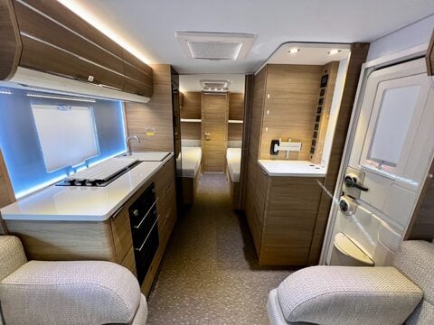 Adria Adora Seine 612 DL 34