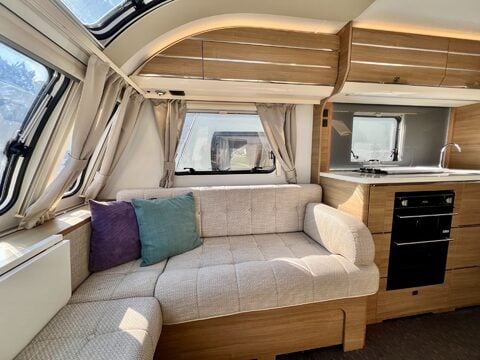 Adria Adora Seine 612 DL 17