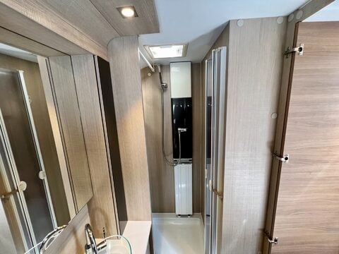 Adria Adora Seine 612 DL 29