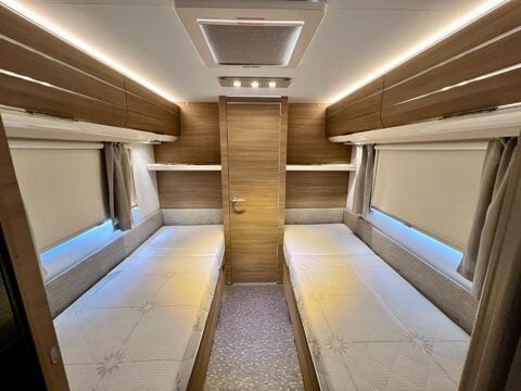 Adria Adora Seine 612 DL 35