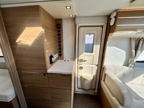 Adria Adora Seine 612 DL 21