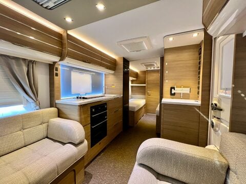 Adria Adora Seine 612 DL 33