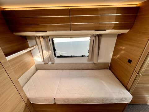 Adria Adora Seine 612 DL 25