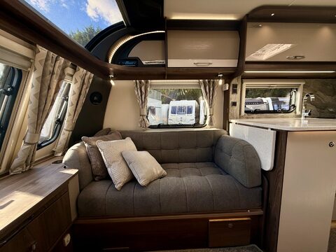 Coachman Laser Xcel 875 18