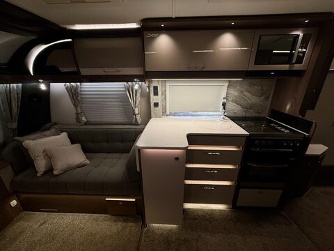 Coachman Laser Xcel 875 31