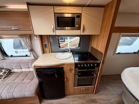 Swift Corniche 20/4 18