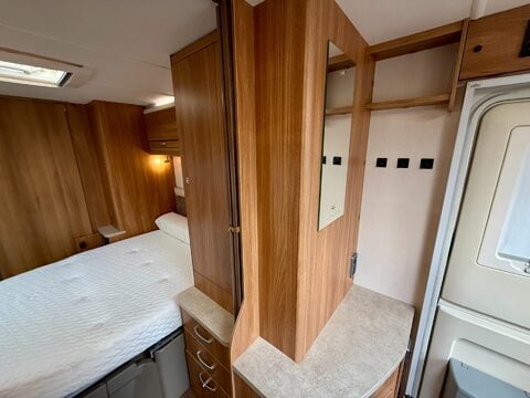 Swift Corniche 20/4 20