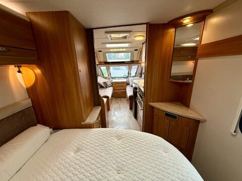 Swift Corniche 20/4 24