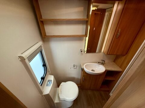 Swift Corniche 20/4 26