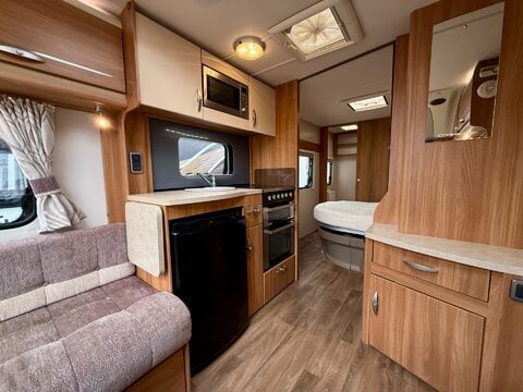 Swift Corniche 20/4 17