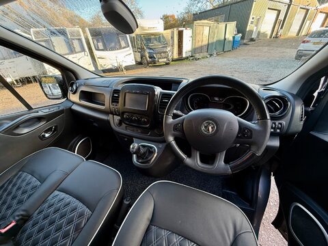 Vauxhall Vivaro Lusso Camper 13