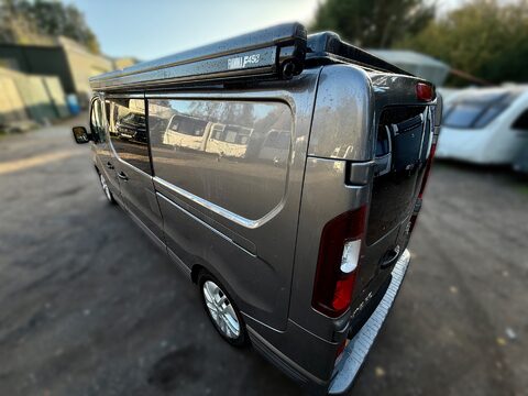 Vauxhall Vivaro Lusso Camper 8