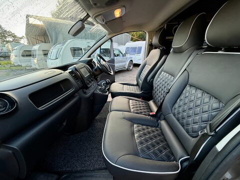 Vauxhall Vivaro Lusso Camper 12