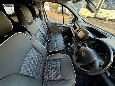 Vauxhall Vivaro Lusso Camper 11