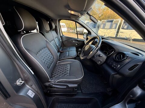 Vauxhall Vivaro Lusso Camper 10