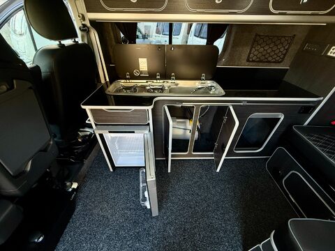 Vauxhall Vivaro Lusso Camper 18